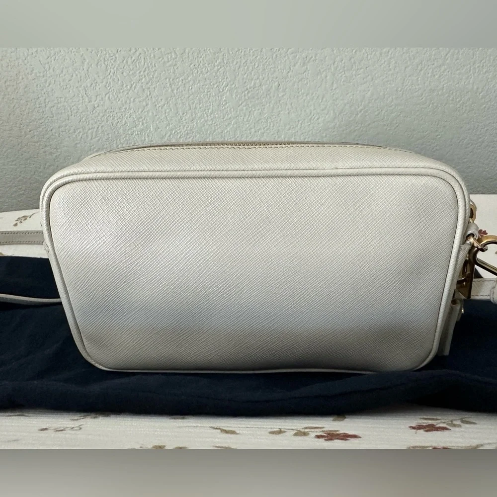 Prada camera bag - Picture 3 of 14